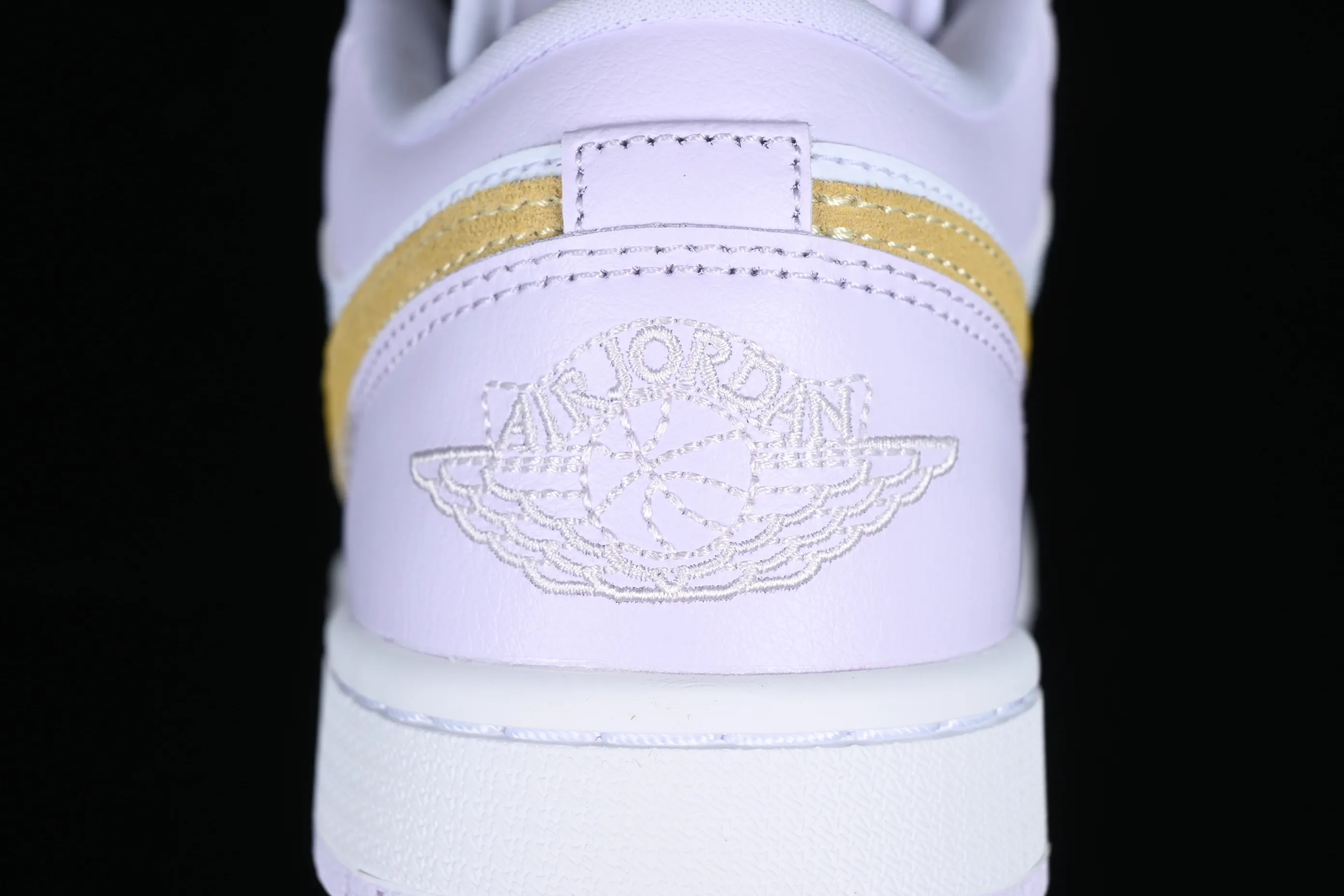 All categories Air Jordan Jordan series basketball shoes Air Jordan 1 Low G version pure original Air Jordan 1 Low "Barely Grape" AJ1 Joe 1 light purple low-top cultural casual sneakers DC0774-501